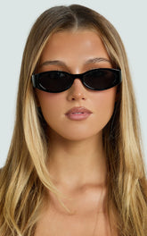 Alvia Sunglasses in Black