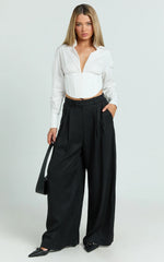 Jacintha Top - Hook and Eye Front Shirt Top in White