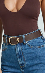 Shelley Belt - Oval Buckle Belt in Brown